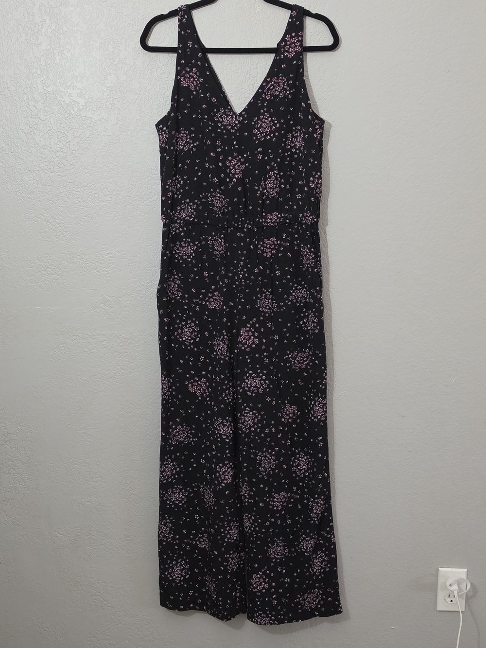 LOFT Black Floral Jumpsuit Sleeveless Wide Leg V-Neck Womens Medium - Picture 3 of 13